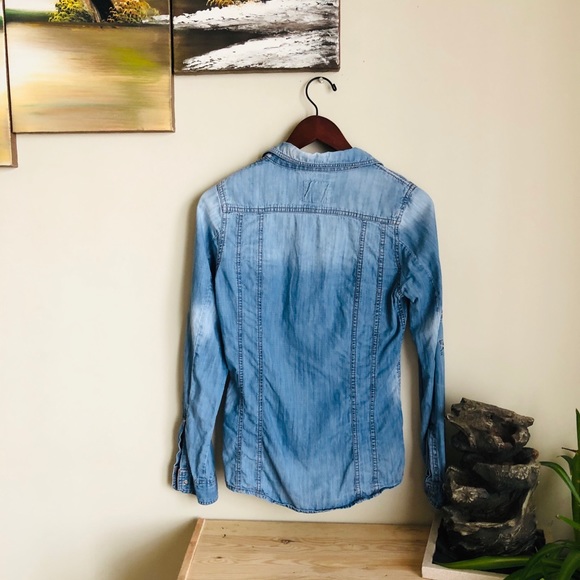 ⭐️5/$25 | FOREVER 21 | Denim Long-sleeve Button-up - Picture 3 of 4